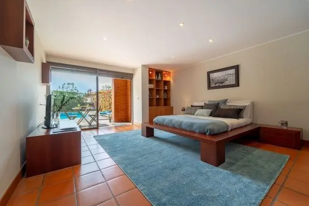 Apart Daire, 1 Büyük (Queen) Boy Yatak ve Çekyat, Balkon, Havuz Manzaralı