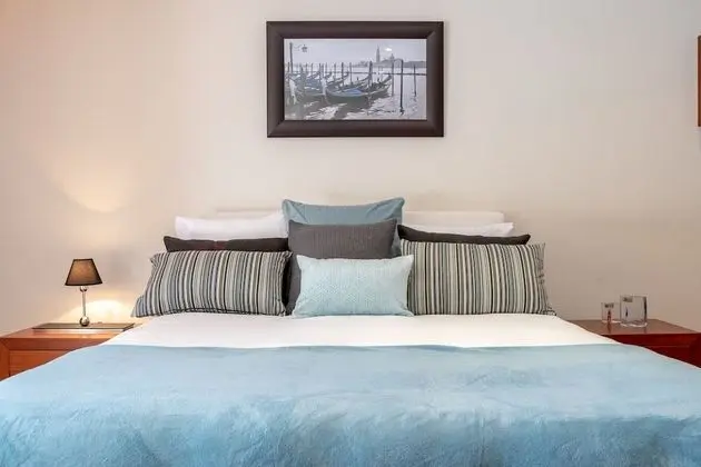 Apart Daire, 1 Büyük (Queen) Boy Yatak ve Çekyat, Balkon, Havuz Manzaralı