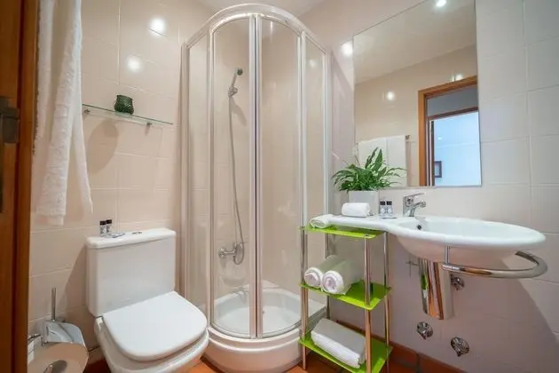 Apart Daire, 1 Büyük (Queen) Boy Yatak ve Çekyat, Balkon, Havuz Manzaralı