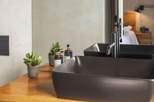 Design Tek Büyük Yataklı Oda, Deniz Manzaralı