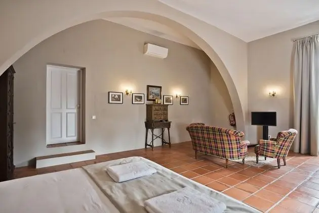 Junior Süit, Balkon