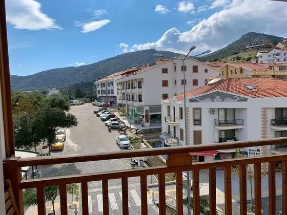 Üç Kişilik Oda