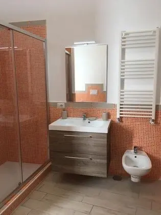 Tek Büyük Yataklı Oda (Orange)