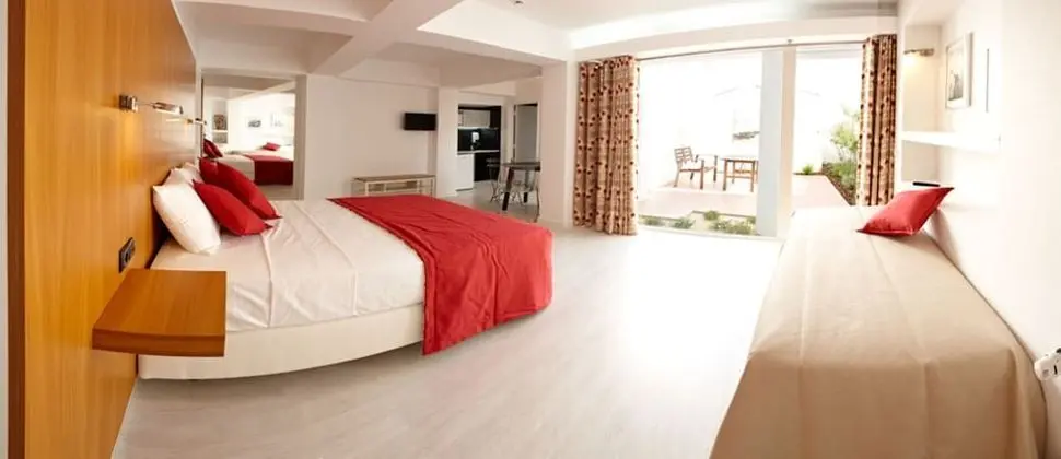 Üç Kişilik Oda, Küçük Mutfak (Terrace)