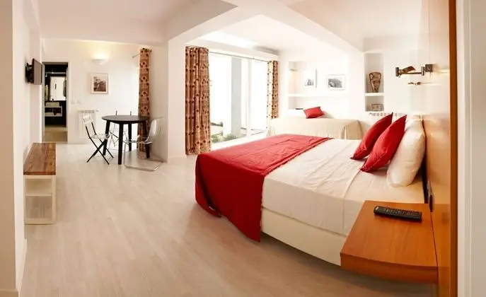 Üç Kişilik Oda, Küçük Mutfak (Terrace)