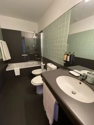 Tek Büyük veya İki Ayrı Yataklı Oda (Medelin)