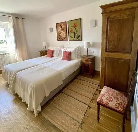 Tek Büyük veya İki Ayrı Yataklı Oda (Penha Garcia)