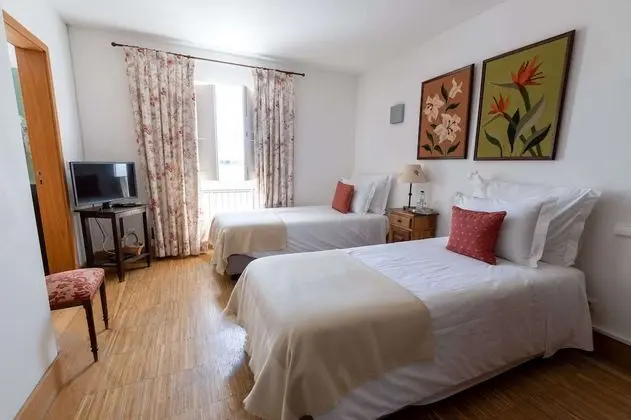 Tek Büyük veya İki Ayrı Yataklı Oda (Penha Garcia)