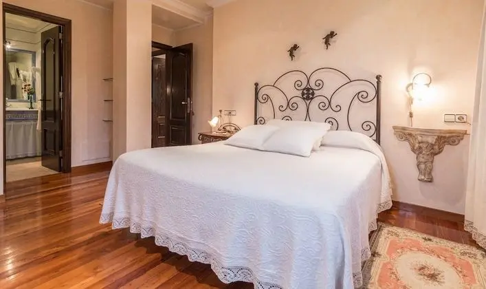 Tek Büyük Yataklı Oda, 1 Çift Kişilik Yatak