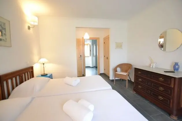 Tek Büyük veya İki Ayrı Yataklı Oda