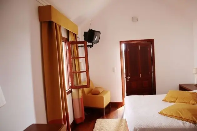 Tek Büyük veya İki Ayrı Yataklı Oda, Bahçe Manzaralı
