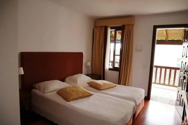 Tek Büyük veya İki Ayrı Yataklı Oda, Bahçe Manzaralı