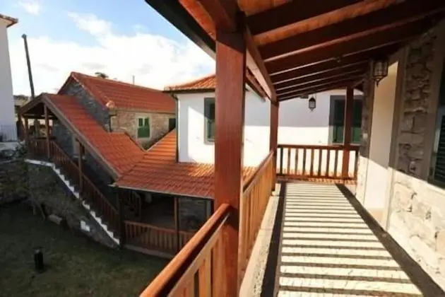 Tek Büyük veya İki Ayrı Yataklı Oda, Bahçe Manzaralı