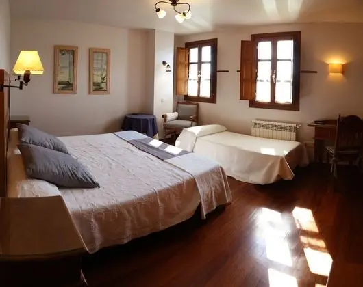 Tek Büyük veya İki Ayrı Yataklı Oda, Vadi Manzaralı