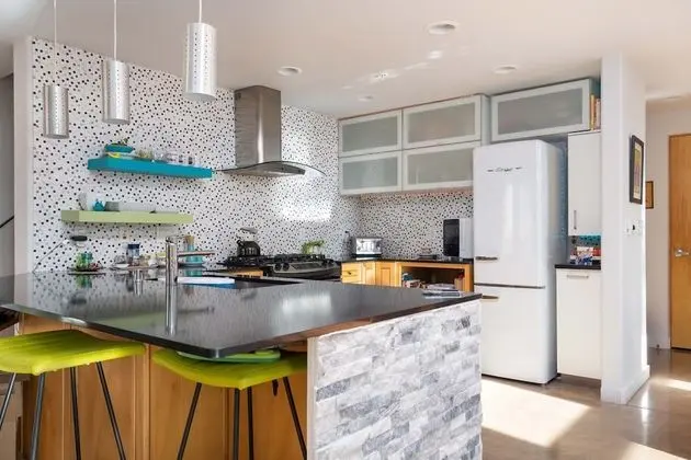 Daire, 1 Büyük (Queen) Boy Yatak ve Çekyat, Balkon, Dağ Manzaralı