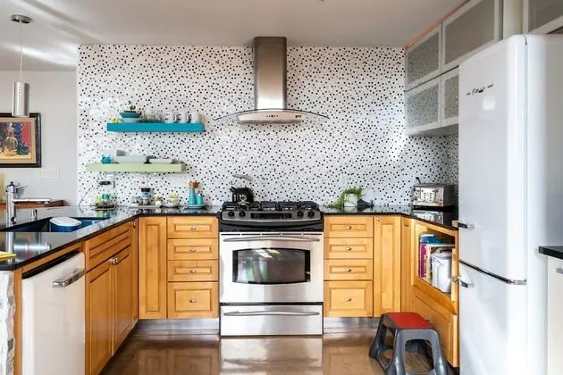 Daire, 1 Büyük (Queen) Boy Yatak ve Çekyat, Balkon, Dağ Manzaralı