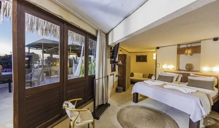 Büyük Yataklı Tek Kişilik Oda