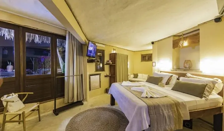 Büyük Yataklı Tek Kişilik Oda