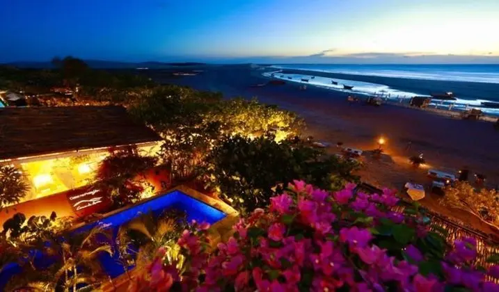 Büyük Yataklı Tek Kişilik Oda