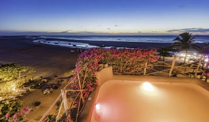 Büyük Yataklı Tek Kişilik Oda