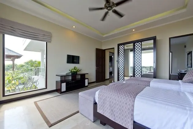 Villa, Havuz Manzaralı