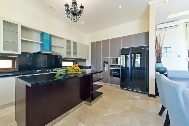 Villa, Havuz Manzaralı
