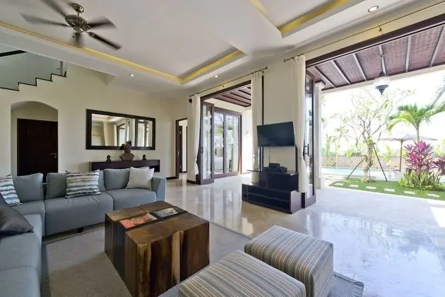 Villa, Havuz Manzaralı