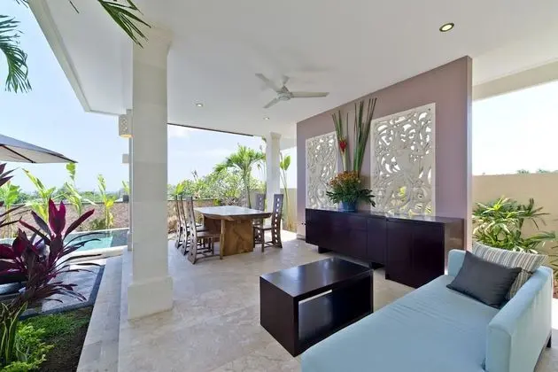Villa, Havuz Manzaralı