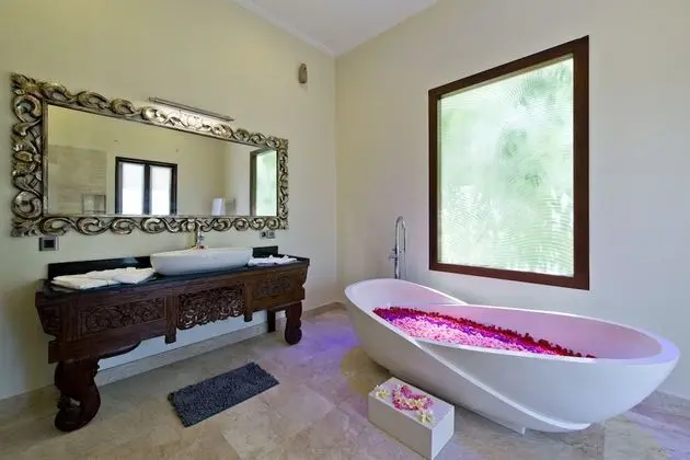 Villa, Havuz Manzaralı