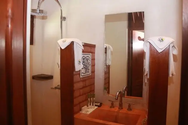 Junior Tek Büyük Yataklı Oda, 1 Büyük (Queen) Boy Yatak, Havuz Manzaralı, Havuz Kenarı
