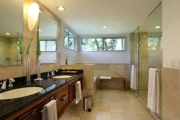 Elite Patio - Golf Cart Included