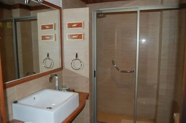 Standard Tek Büyük Yataklı Oda
