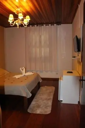 Romantic Tek Büyük Yataklı Oda