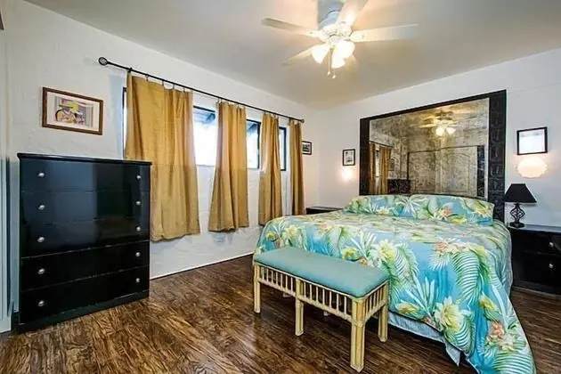Daire, 1 En Büyük (King) Boy Yatak ve Çekyat (Casa De Emdeko 330)