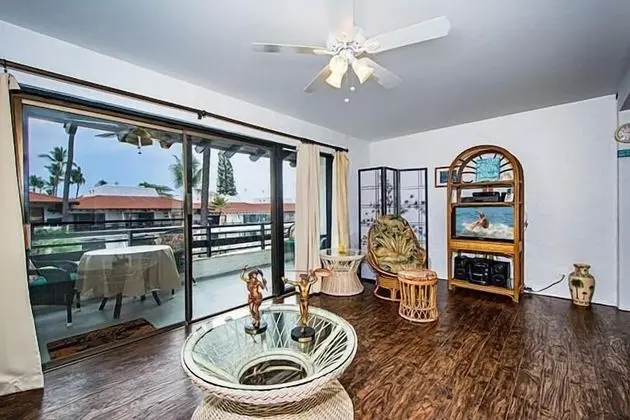 Daire, 1 En Büyük (King) Boy Yatak ve Çekyat (Casa De Emdeko 330)