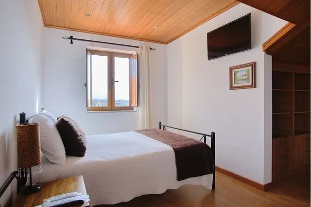 Tek Büyük Yataklı Oda, Dağ Manzaralı (outside bathroom)