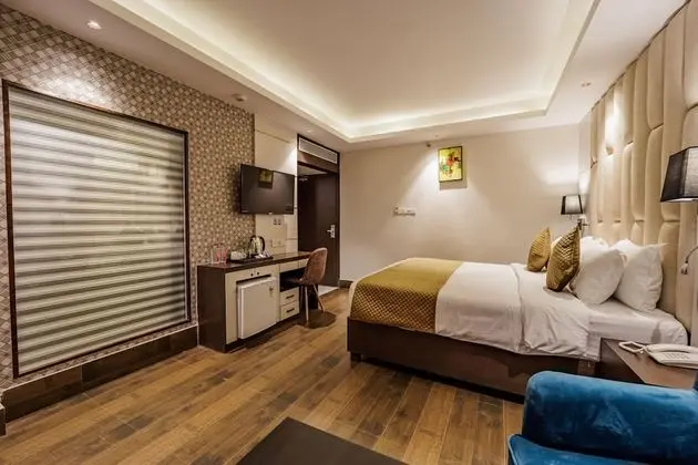 Deluxe Tek Büyük Yataklı Oda