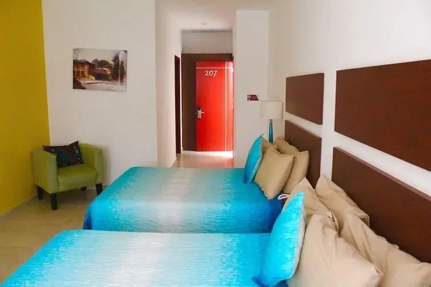 Tek Büyük Yataklı Oda, 2 Çift Kişilik Yatak