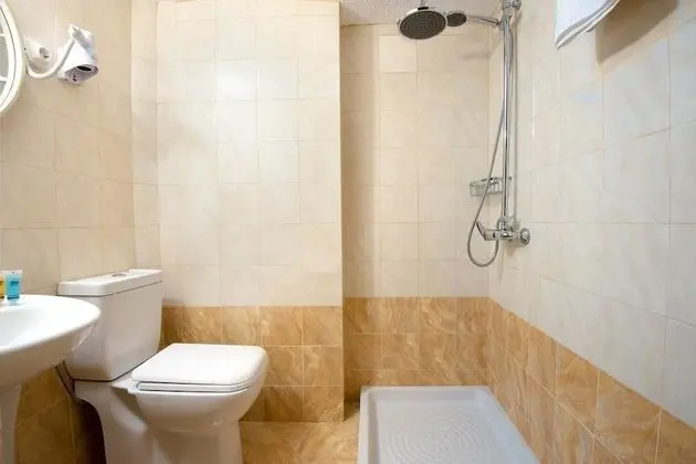 Tek Büyük veya İki Ayrı Yataklı Oda