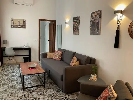 Deluxe Tek Büyük Yataklı Oda, Banyolu/Duşlu, Avlu Manzaralı (Azafran)