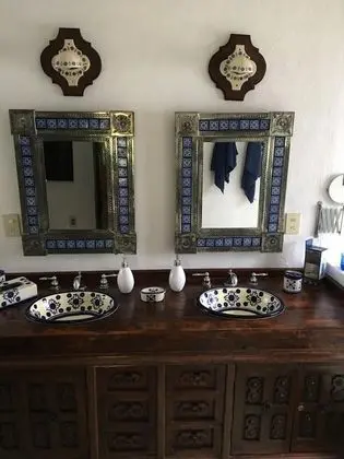 Ev