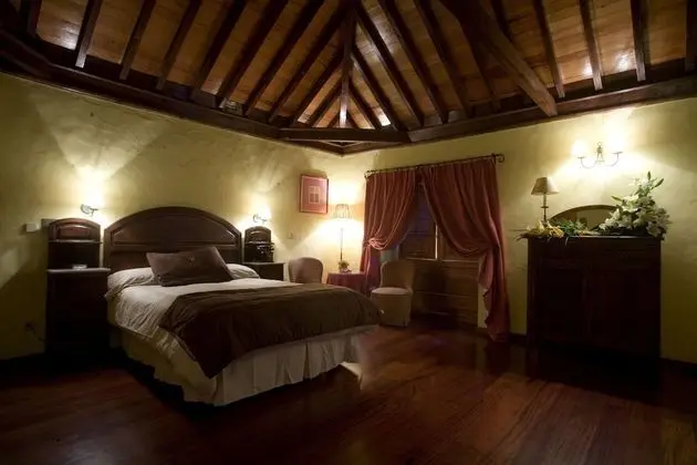 Superior Tek Büyük veya İki Ayrı Yataklı Oda