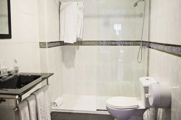 Dört Kişilik Oda, Özel Banyo