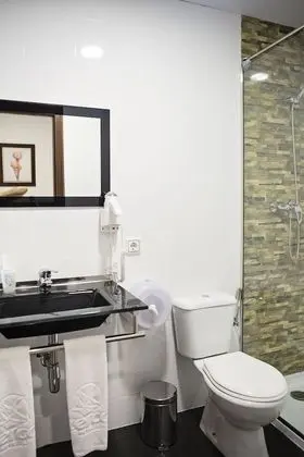 Tek Büyük veya İki Ayrı Yataklı Oda, Özel Banyo