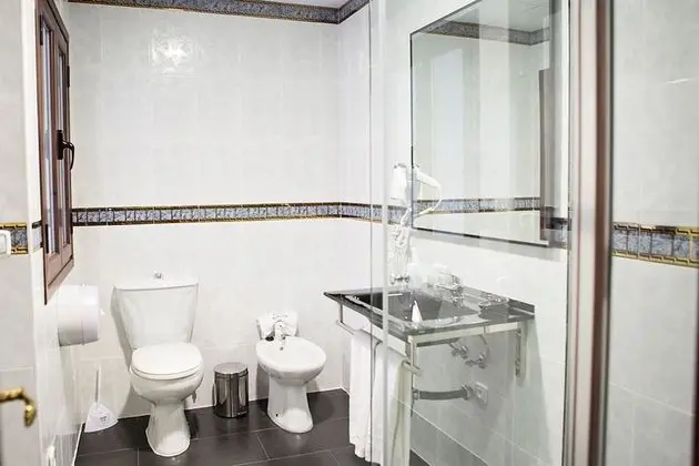 Tek Büyük veya İki Ayrı Yataklı Oda, Özel Banyo