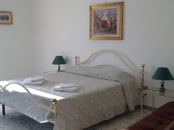 Tek Büyük veya İki Ayrı Yataklı Oda, Ortak Banyo (external)