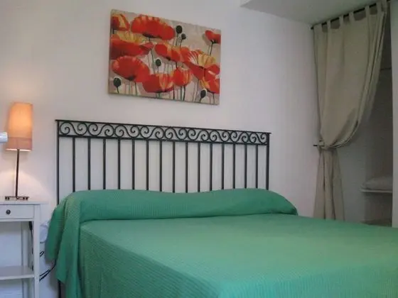 Tek Büyük veya İki Ayrı Yataklı Oda, Ortak Banyo (external)