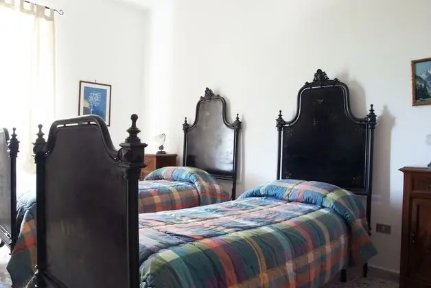 Tek Büyük veya İki Ayrı Yataklı Oda, Ortak Banyo (external)