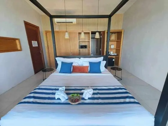 Odada yemek servisi