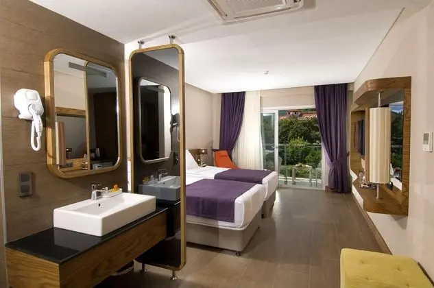 https://images.etstur.com/files/images/hotelImages/TR/54129/l/Casa-De-Maris-Spa-Resort-Oda-363411.jpg